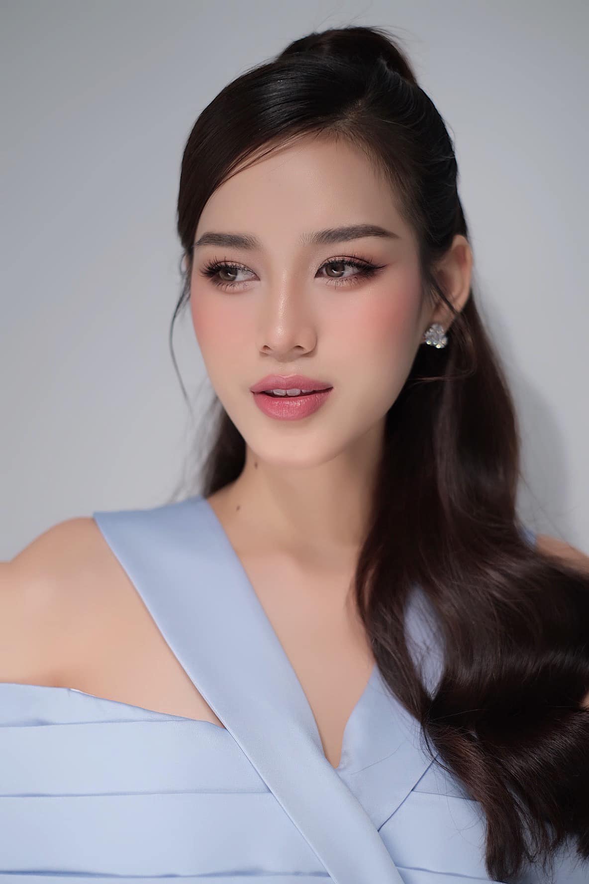 Cận cảnh gương mặt đẹp hoàn hảo của Hoa hậu Đỗ Thị Hà-3