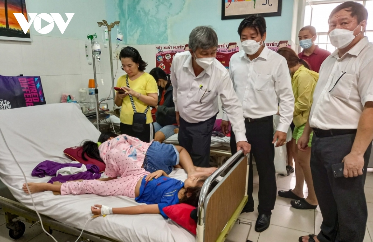 74 học sinh trường Ishool Nha Trang nghi bị ngộ độc thực phẩm-2