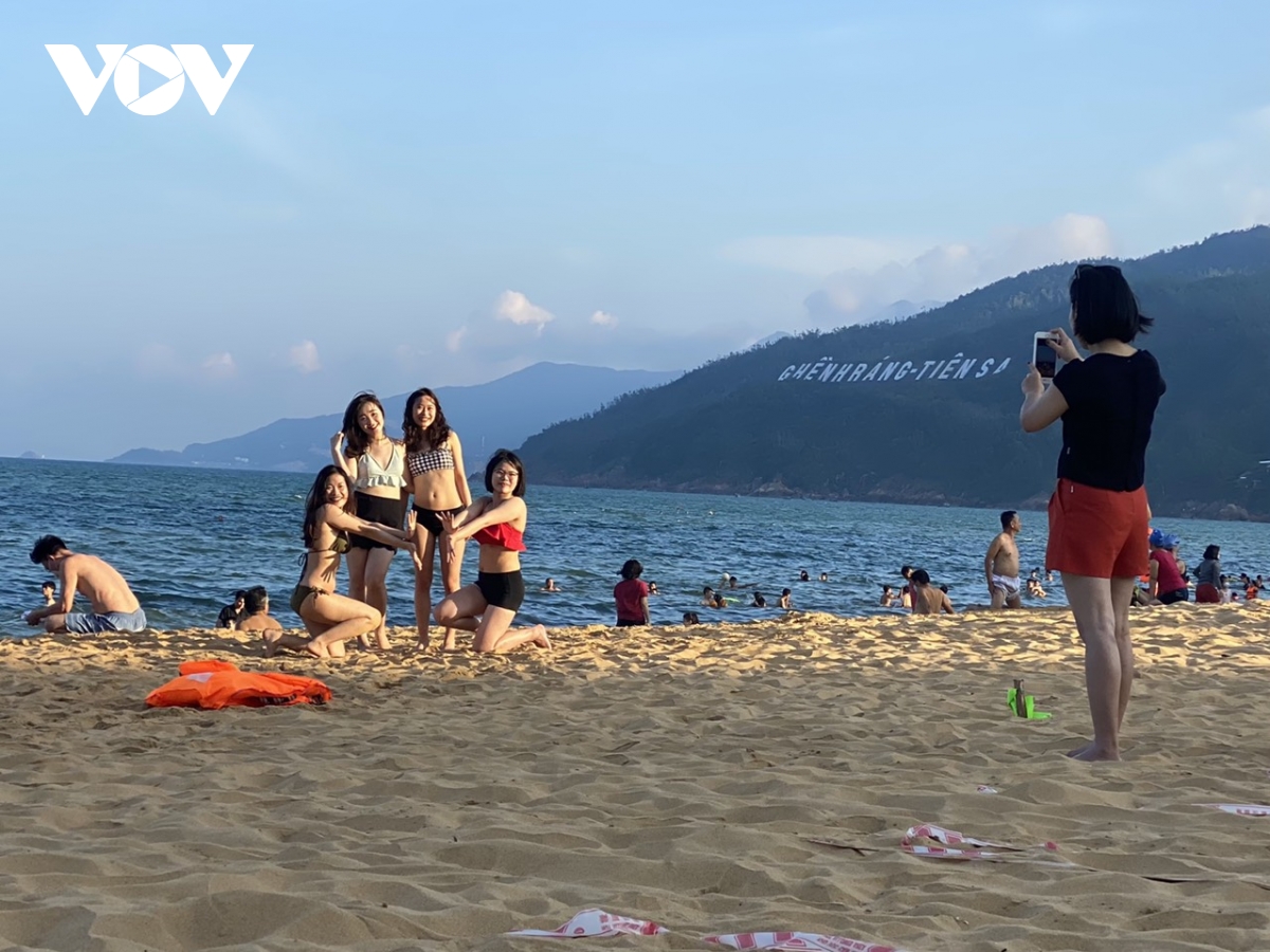 Sôi động mùa du lịch hè ở Bình Định-2
