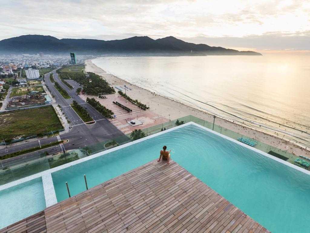 Khám phá top 10 khách sạn view biển Đà Nẵng hút khách du lịch-10