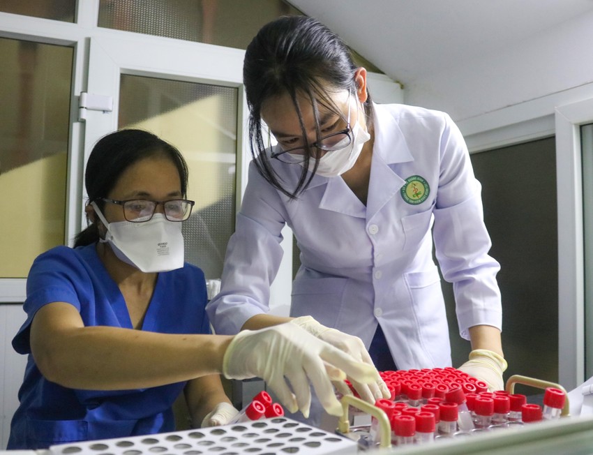 Nhiều y bác sĩ ở Quảng Bình xin nghỉ việc vì áp lực, lương thấp-1