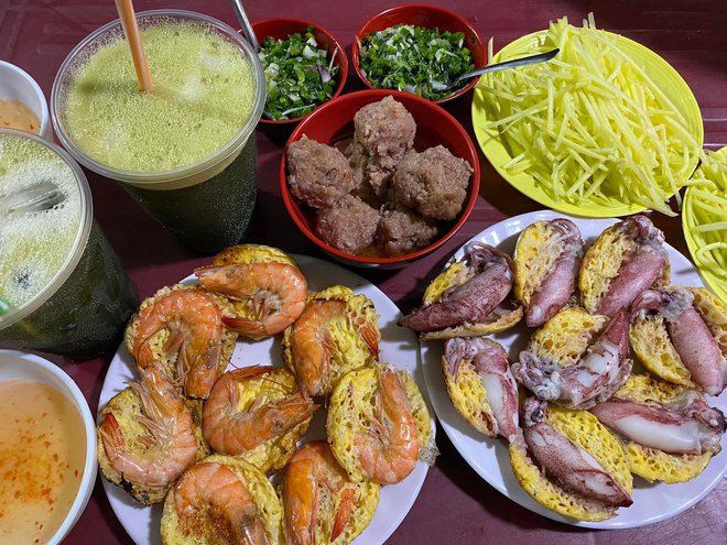 4 quán bánh căn ở Nha Trang cứ ăn là “dính”, người dân địa phương cũng khen tấm tắc-21