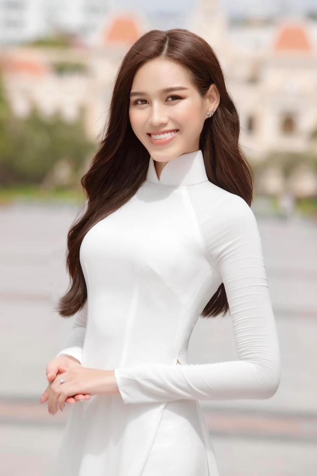 Ảnh thời học sinh của Hoa hậu Đỗ Hà, Tiểu Vy và Thùy Tiên-17