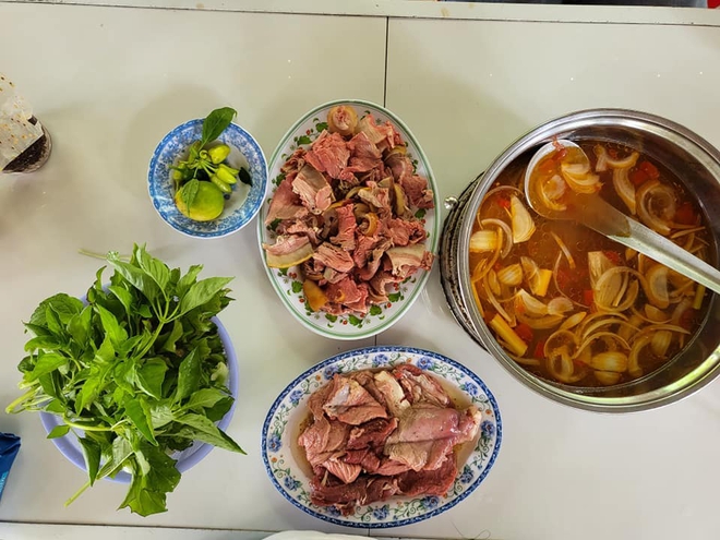 “Ăn sập” đảo Phú Quý với những quán địa phương giá rẻ mà lại cực ngon: Bỏ túi 100k đảm bảo “no lặc lè”-15