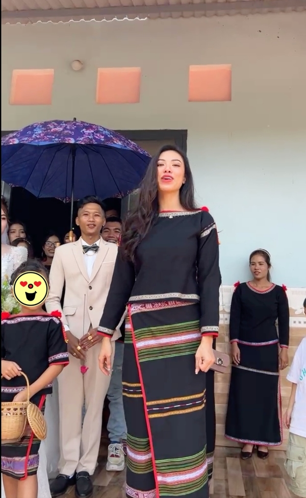 Hoa hậu H'Hen Niê chiếm spotlight trong đám cưới em trai-5