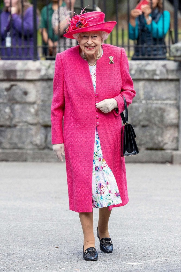 Nhìn lại gu thời trang rực rỡ sắc màu của Nữ hoàng Anh - Elizabeth II-5