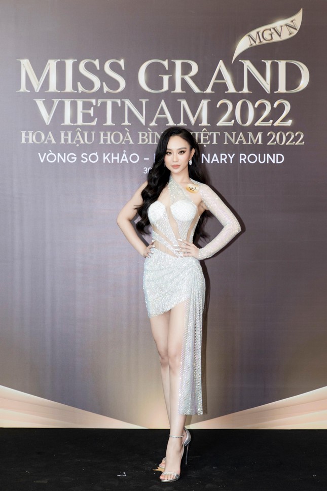 Dàn thí sinh quen mặt diện trang phục nóng bỏng tới tham dự sơ khảo Miss Grand Vietnam 2022-5