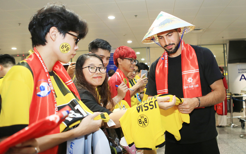 Dàn sao đội tuyển Dortmund đến Hà Nội, sẵn sàng thi đấu với đội tuyển Việt Nam-2