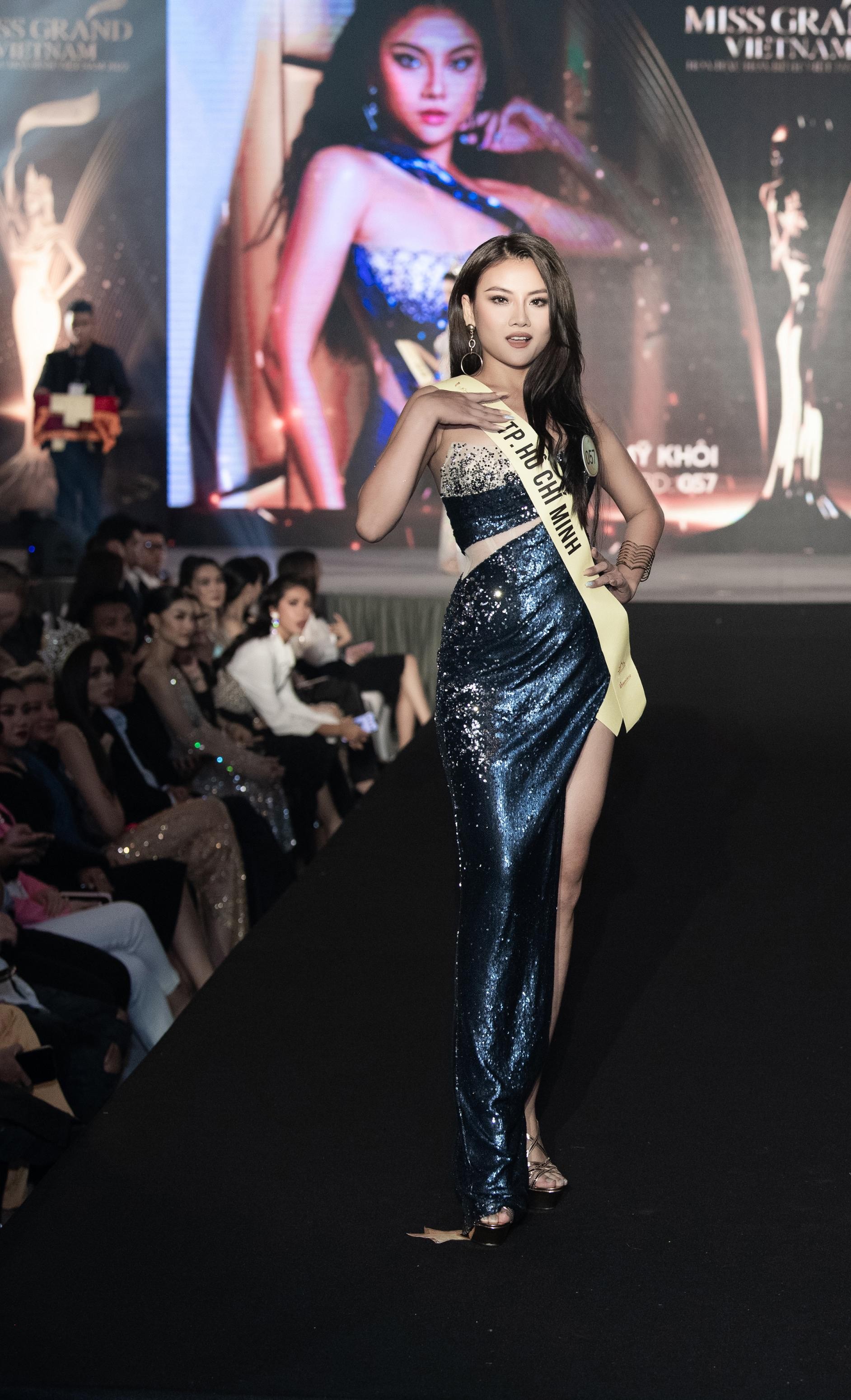 Mai Ngô, Quỳnh Châu tung chiêu catwalk độc đáo tại lễ nhận sash của Miss Grand Vietnam 2022-6