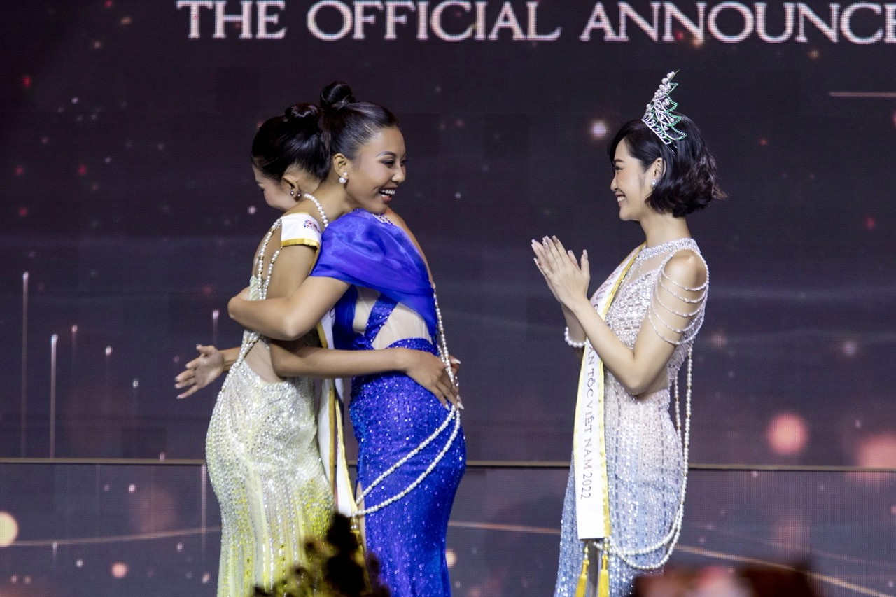 Hoa hậu Nông Thuý Hằng không được dự thi Miss Earth 2022, Trương Ngọc Ánh nói gì?-3