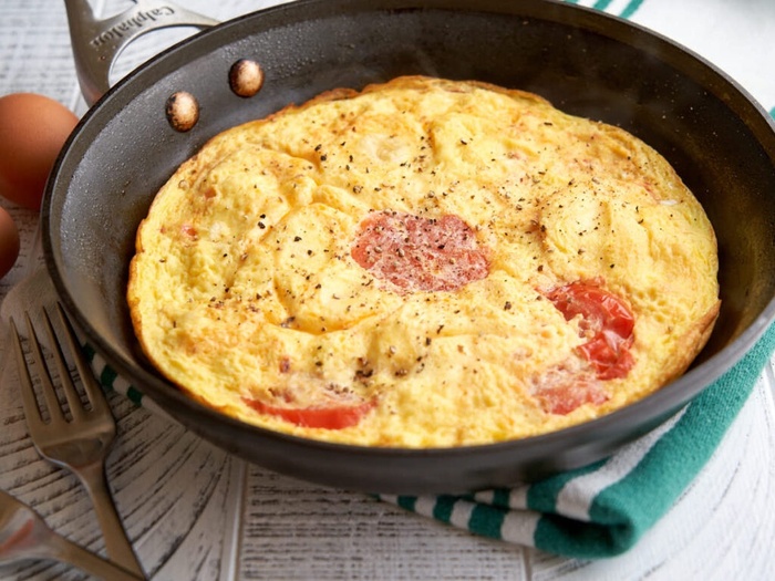 Ngày nghỉ, thử làm bánh trứng cà chua cho cả nhà thưởng thức, siêu ngon mà đủ chất-2