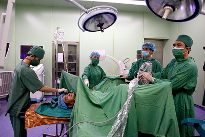 Nghệ An sớm trở thành trung tâm y tế khu vực Bắc Trung Bộ-8