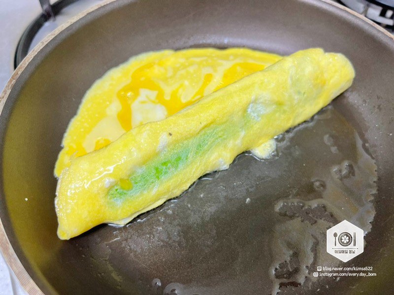 Công thức làm món trứng cuộn hình dưa hấu cực độc lạ-11