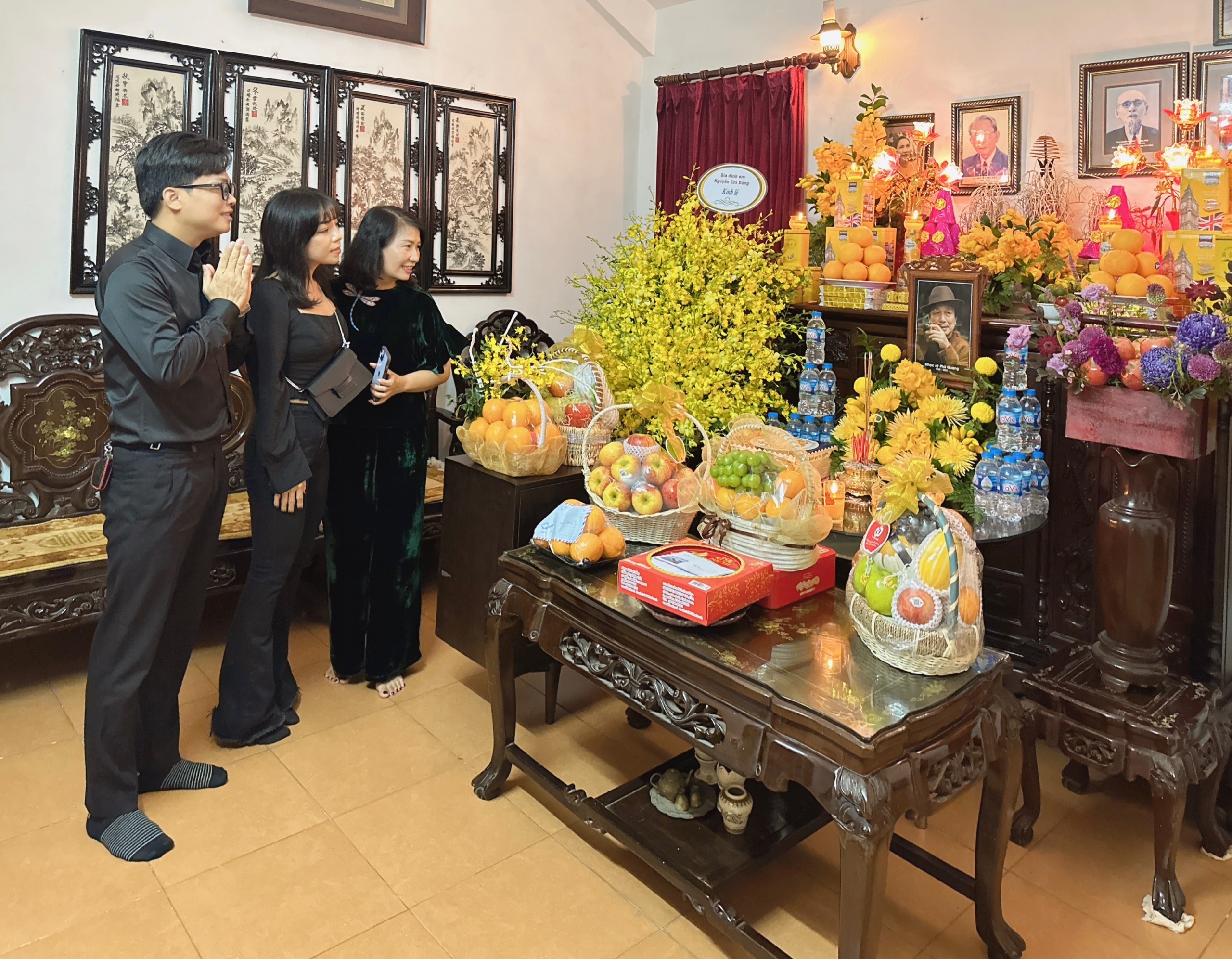Minh Chuyên, Lê Tâm xúc động hát trong lễ giỗ đầu nhạc sĩ Phú Quang-2