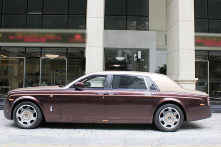 Rolls-Royce Phantom "lửa riêng" của ông Trịnh Văn Quyết đấu giá từ 28 tỷ-2