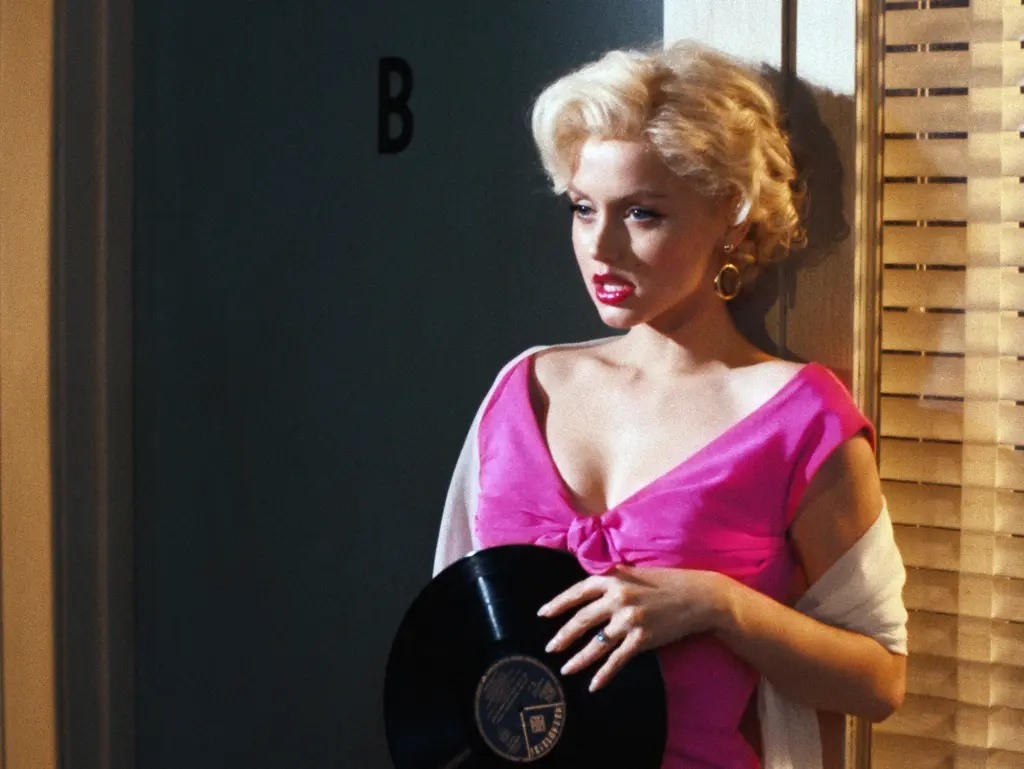 Bộ phim nhiều cảnh nóng về Marilyn Monroe khiến khán giả phẫn nộ-1