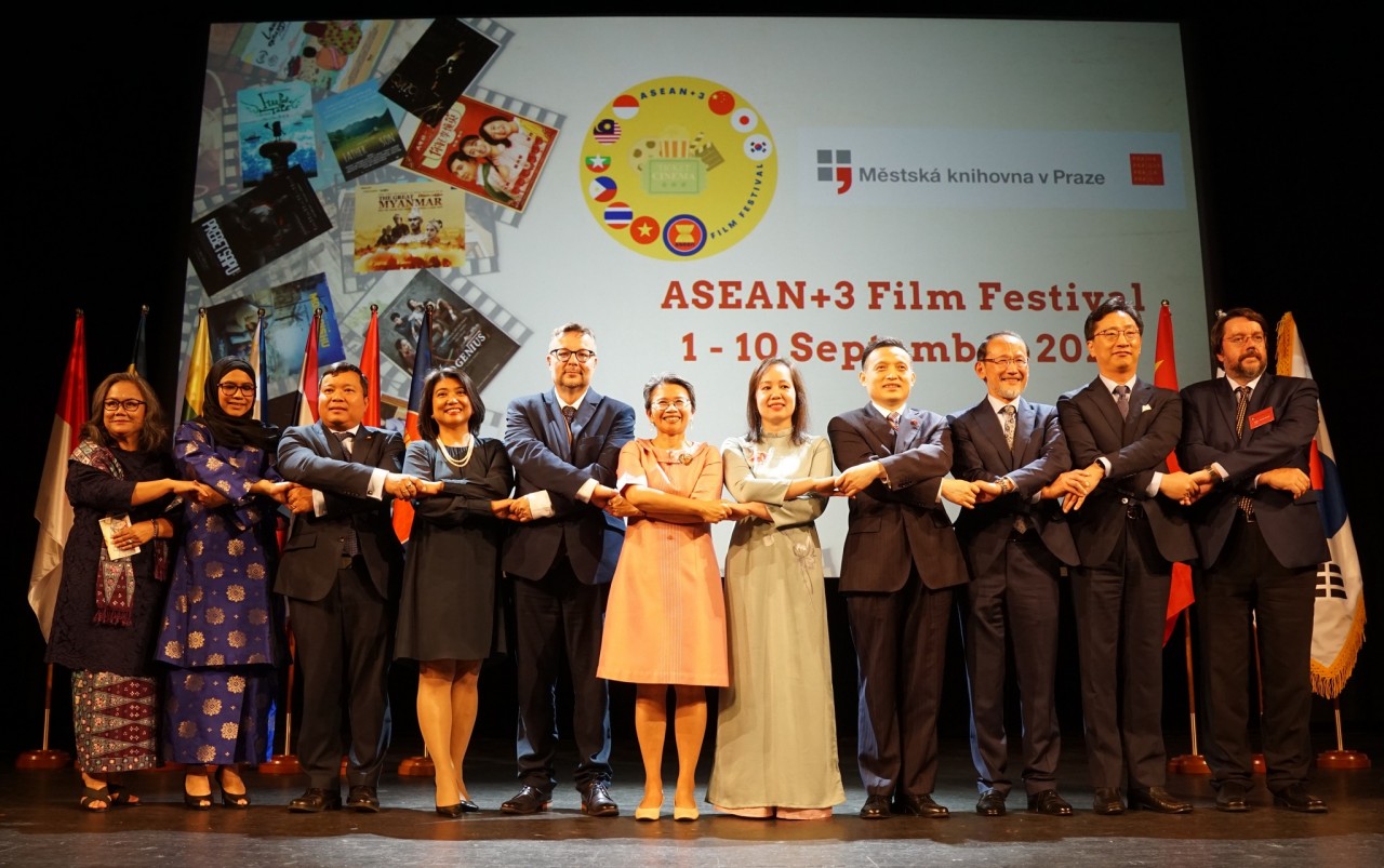 Hai bộ phim Việt Nam tham dự Liên hoan phim ASEAN+3 tại Praha-1