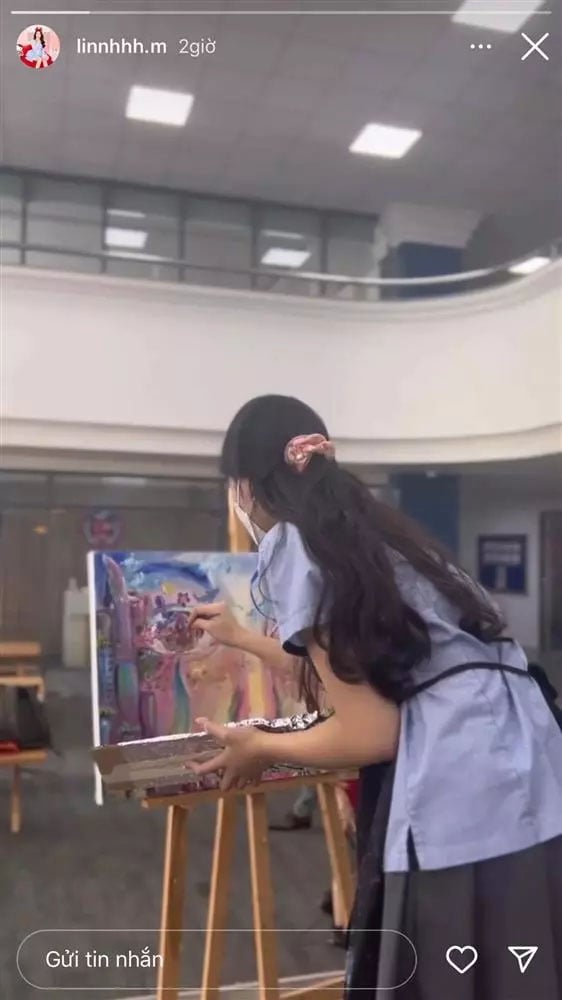 Con gái MC Quyền Linh bị chụp lén ở trường, nhan sắc gây chú ý-1
