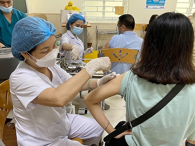 Các quận, huyện tại Hà Nội đẩy nhanh tiến độ tiêm vắc-xin Covid-19-2