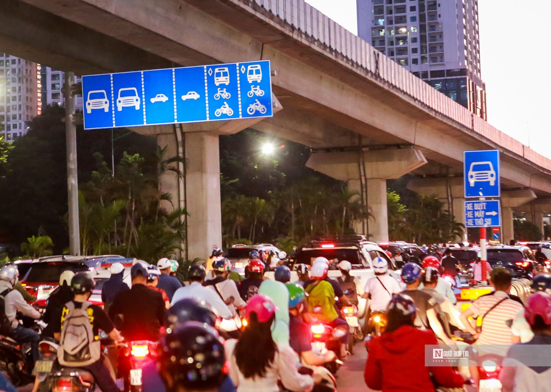 Đường Nguyễn Trãi phân làn "có cũng như không", giao thông hỗn loạn-9