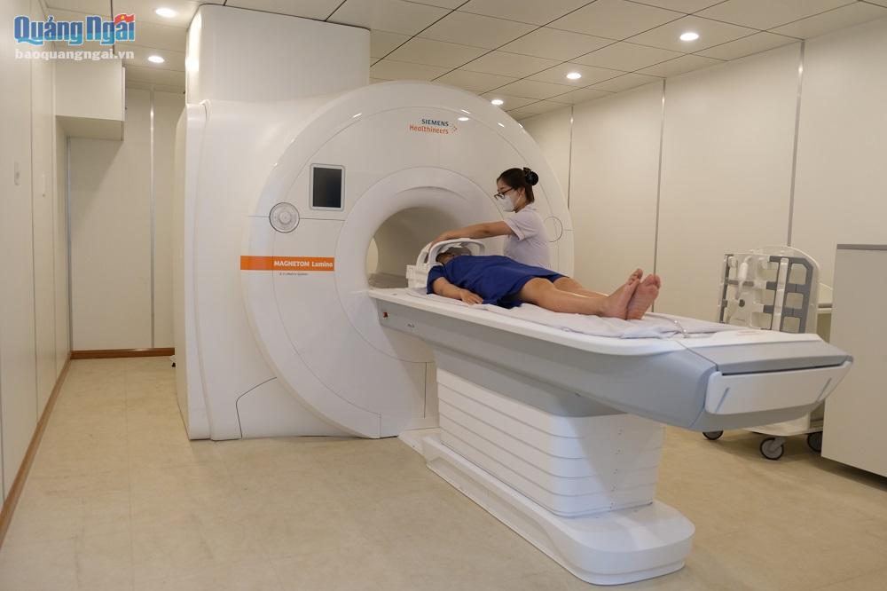 Bệnh viện Thiện Nhân đưa vào hoạt động máy chụp MRI hiện đại nhất miền Trung-2