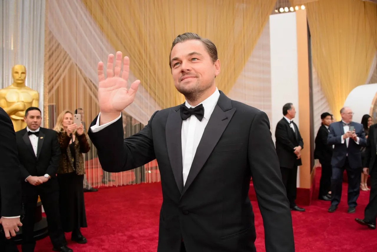 Leonardo DiCaprio được bênh vực sau khi bị chê "giống ông trùm Playboy"-1