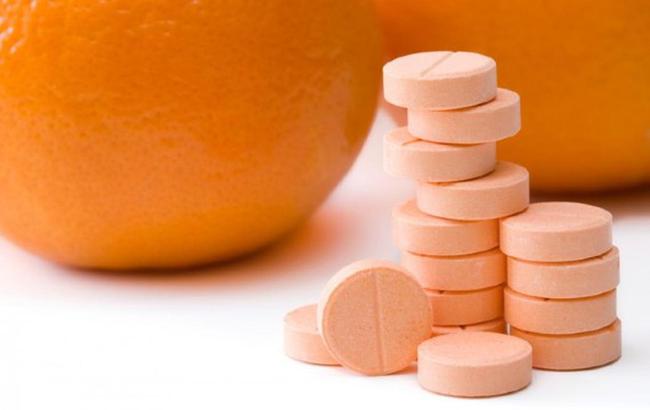 Phụ nữ uống vitamin C để tăng sinh collagen thường mắc 3 sai lầm, dễ bị sỏi thận-2