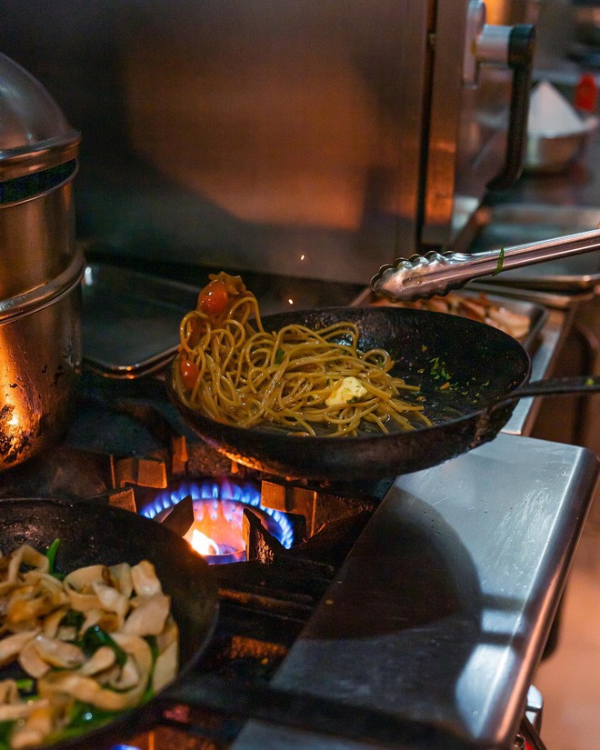 Từ đường phố cho đến nhà hàng, 5 quán ăn cực ngon này của Singapore khiến du khách nào cũng trầm trồ-15