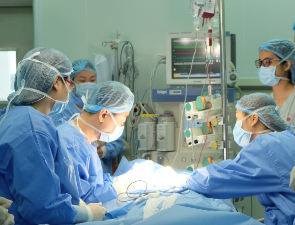 28.000 ống thuốc dùng cho phẫu thuật tim đã về đến Việt Nam-1