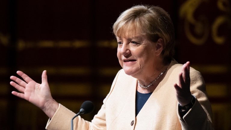 Cựu Thủ tướng Đức nói xung đột giữa Nga và Ukraine không bất ngờ-1