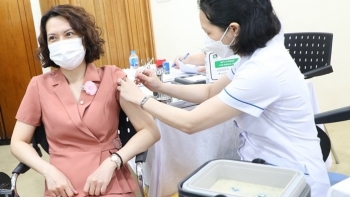 Các quận, huyện tại Hà Nội đẩy nhanh tiến độ tiêm vắc-xin Covid-19-6