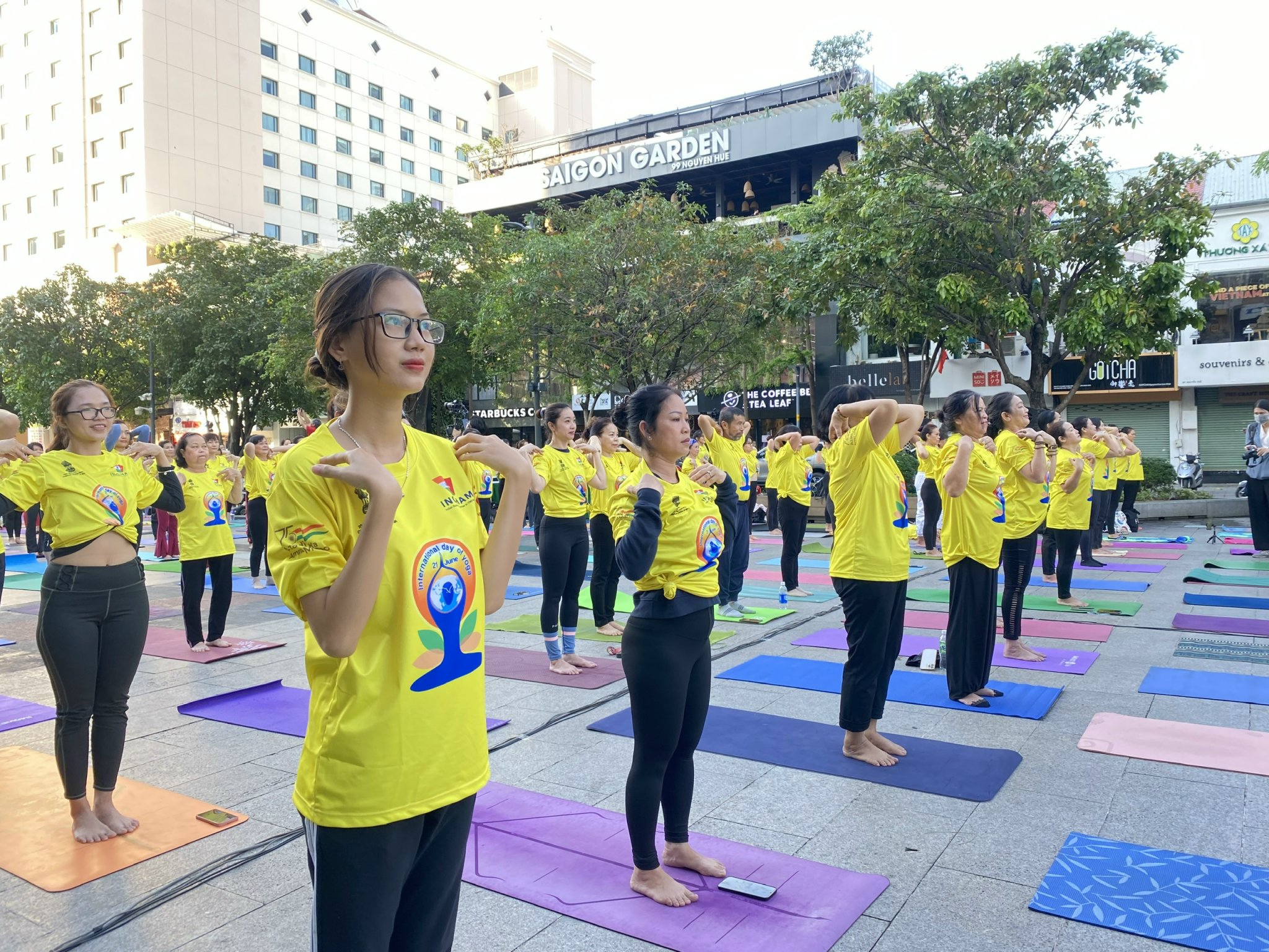 Hơn 1.000 người đồng diễn Ngày Quốc tế Yoga Lần thứ 8-7