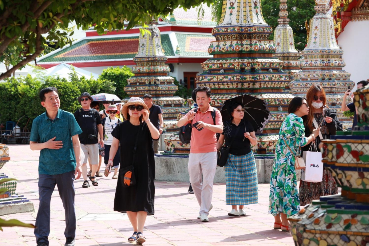 Lượng khách du lịch đến Thái Lan vượt mốc 1 triệu lượt/tháng-1
