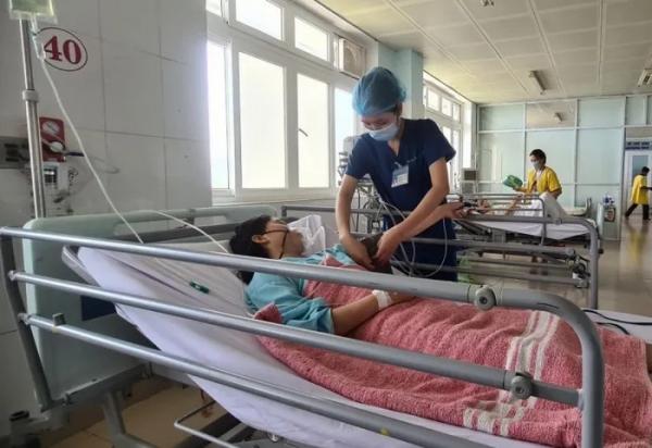 Quảng Trị đề nghị Bộ Y tế sớm cập nhật đơn giá thuốc, vật tư y tế-1