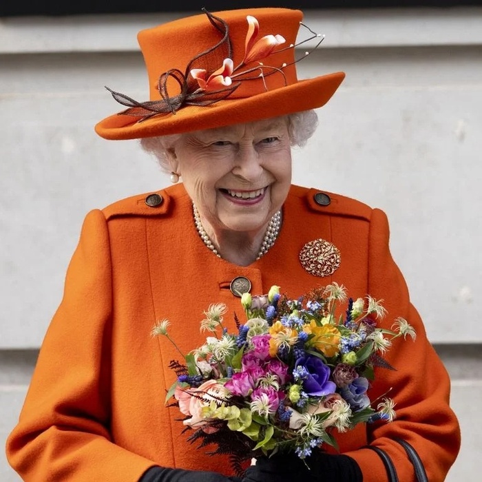 Nhìn lại gu thời trang rực rỡ sắc màu của Nữ hoàng Anh - Elizabeth II-8