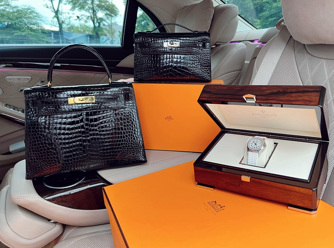 Quà sinh nhật của bà xã Đăng Khôi: Chồng chi mạnh tay tặng hai chiếc túi Hermès tiền tỉ-2