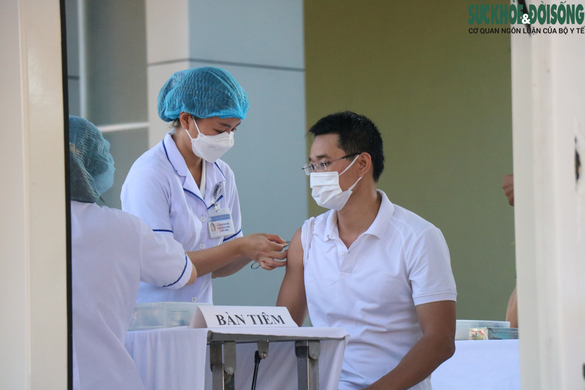 Thừa Thiên Huế phát động chiến dịch tiêm chủng vaccine phòng COVID-19-11