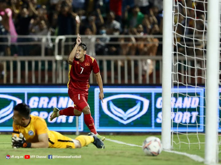 Giao hữu với Singapore, đội tuyển Việt Nam thắng đậm đà 4-0-2