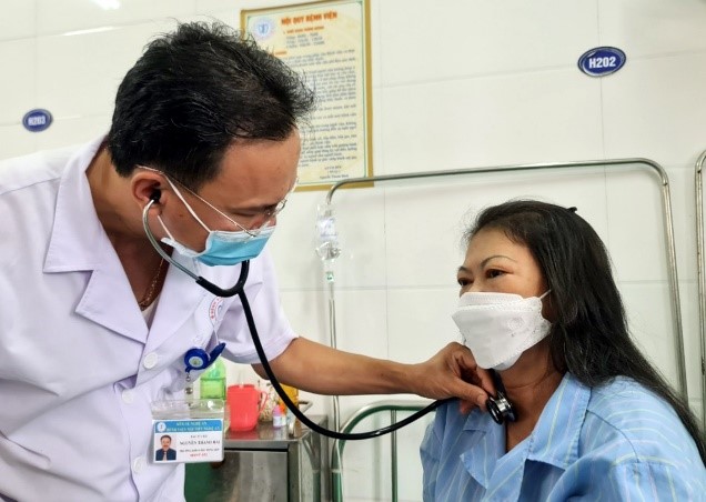 Bệnh viện Nội tiết Nghệ An điều trị hiệu quả bệnh lồi mắt sau Basedow-4