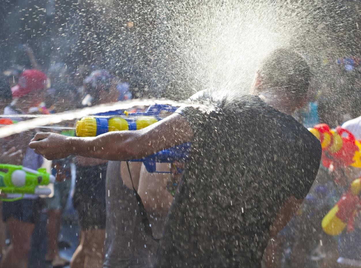 Lễ hội té nước hoành tráng nhất năm diễn ra tại Water EDM Festival - Crystal Rave-1