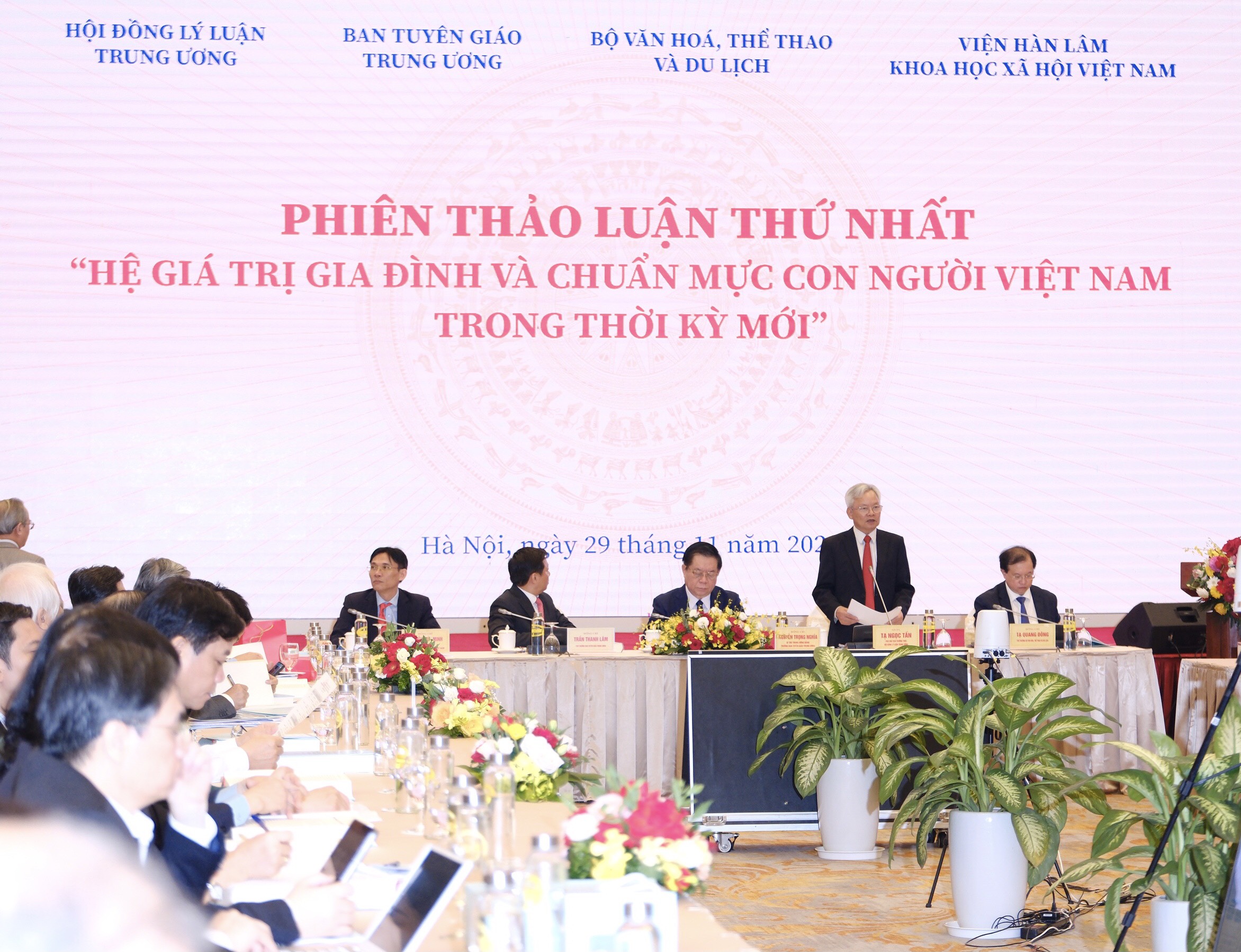 Các chuyên gia, nhà quản lý thảo luận về các hệ giá trị và chuẩn mực con người Việt Nam-3