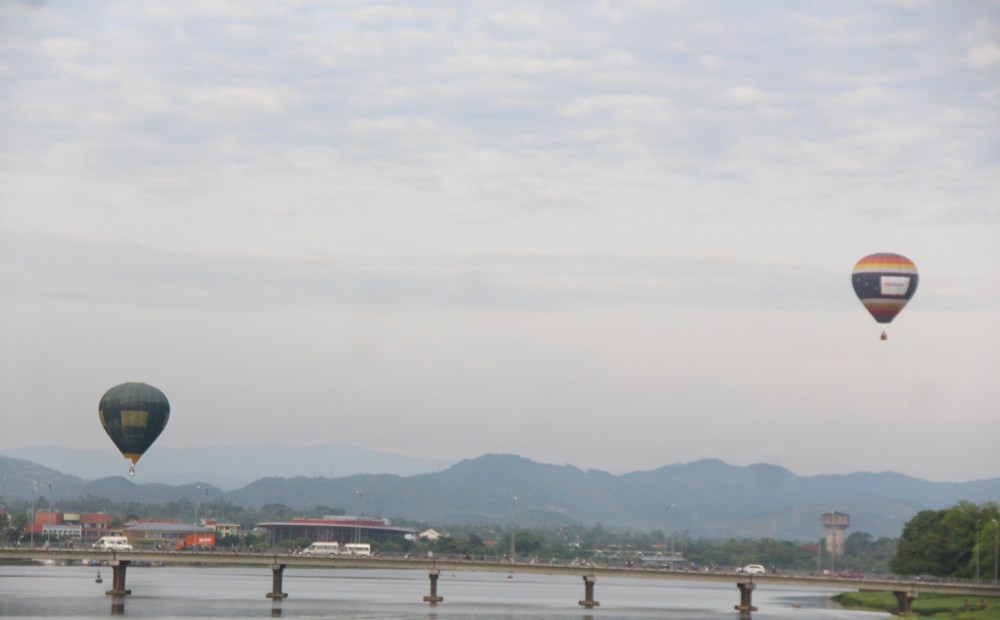 Ngắm sông Hương, chùa Thiên Mụ, lăng tẩm Huế từ trên bầu trời-2