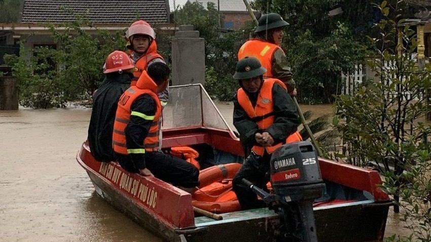Thừa Thiên - Huế: Một Bí thư xã bị nước lũ cuốn tử vong-1