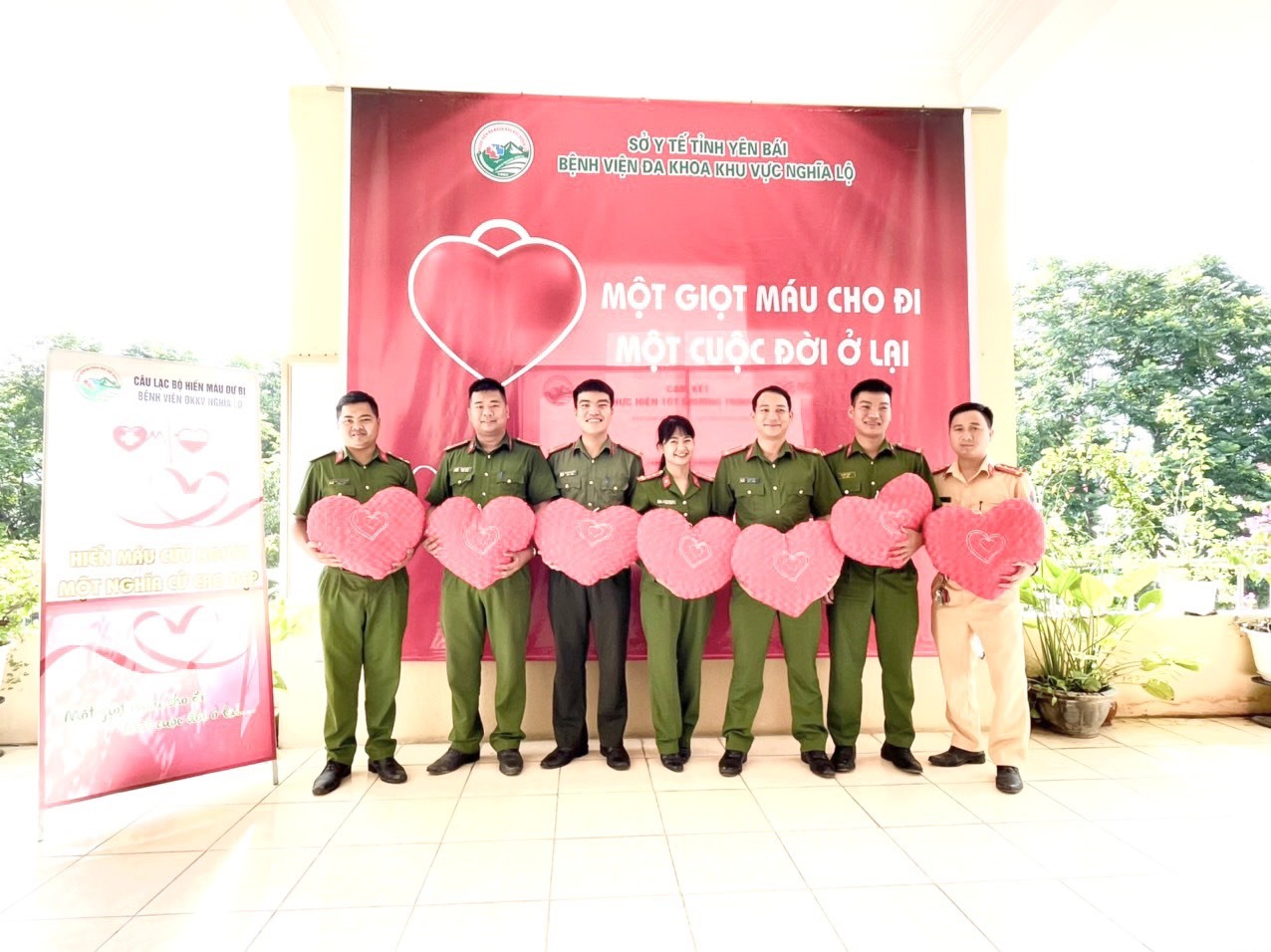 Yên Bái: Gần trăm chiến sĩ Công an tham gia hiến máu tình nguyện-2