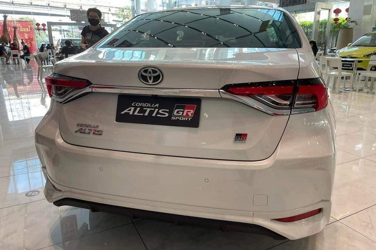 Toyota Corolla Altis GR-S sắp bán tại Việt Nam, Honda Civic RS dè chừng?-4