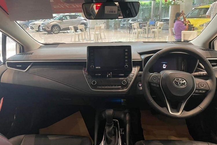 Toyota Corolla Altis GR-S sắp bán tại Việt Nam, Honda Civic RS dè chừng?-5