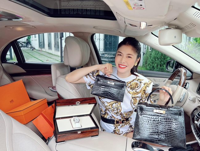 Quà sinh nhật của bà xã Đăng Khôi: Chồng chi mạnh tay tặng hai chiếc túi Hermès tiền tỉ-5
