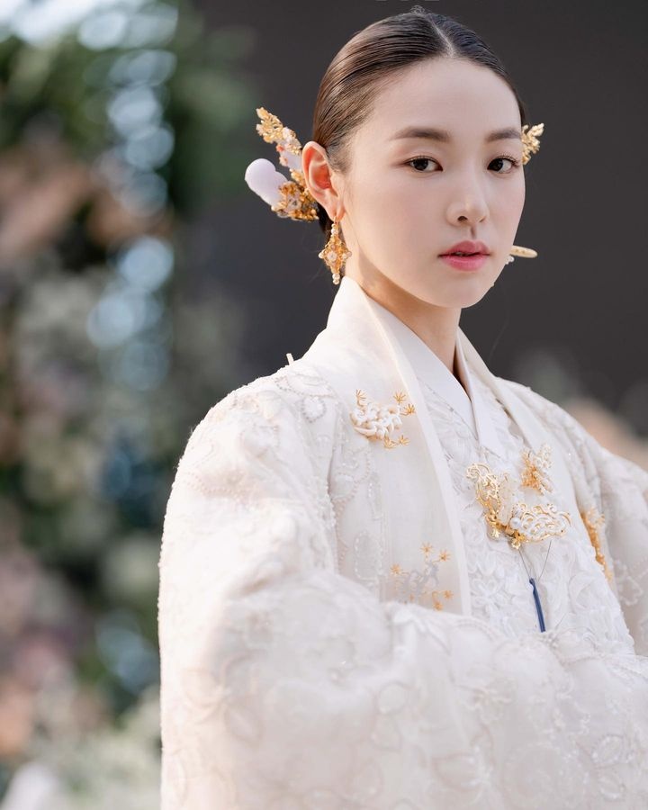 Người đẹp Hàn Quốc nổi bật tại Hoa hậu Trái Đất 2022-10
