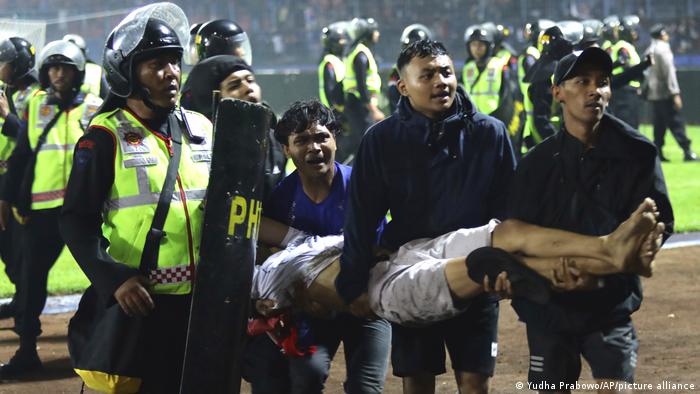 'Thảm kịch 125 người chết ở Kanjuruhan là tai họa được báo trước của bóng đá Indonesia'-1