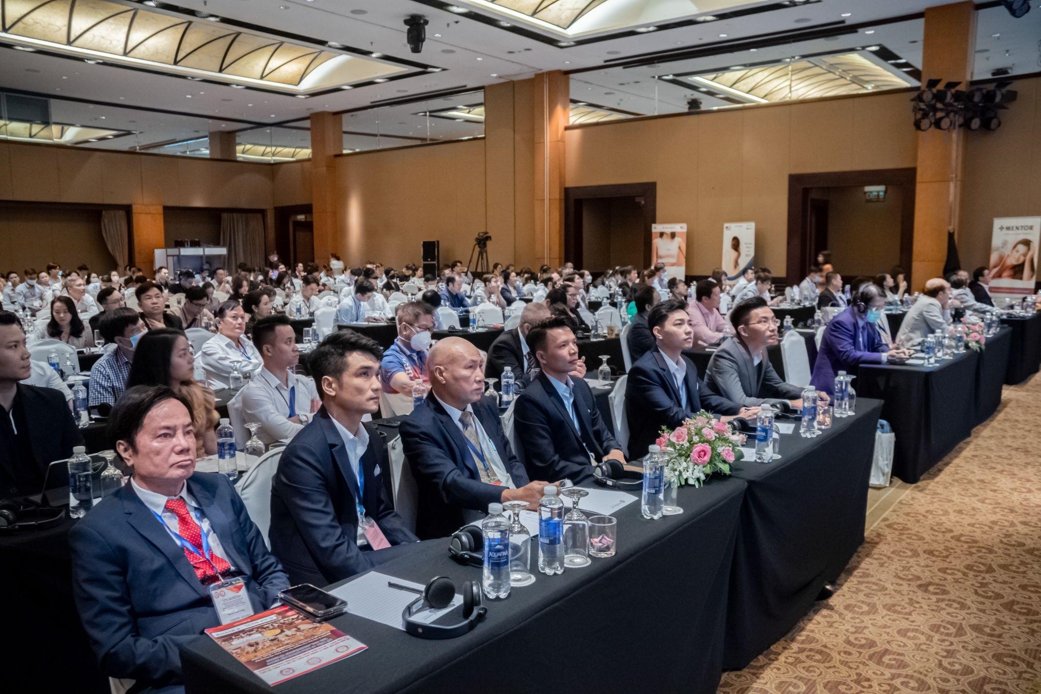 Viện thẩm mỹ Siam Thailand tham gia báo cáo tại hội nghị quốc tế-1